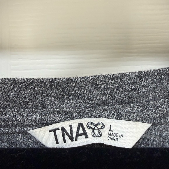 TNA | Y2K 00s Logo 3/4 Sleeve Grey Cuffed Sleeve Sweatshirt - Picture 2 of 4